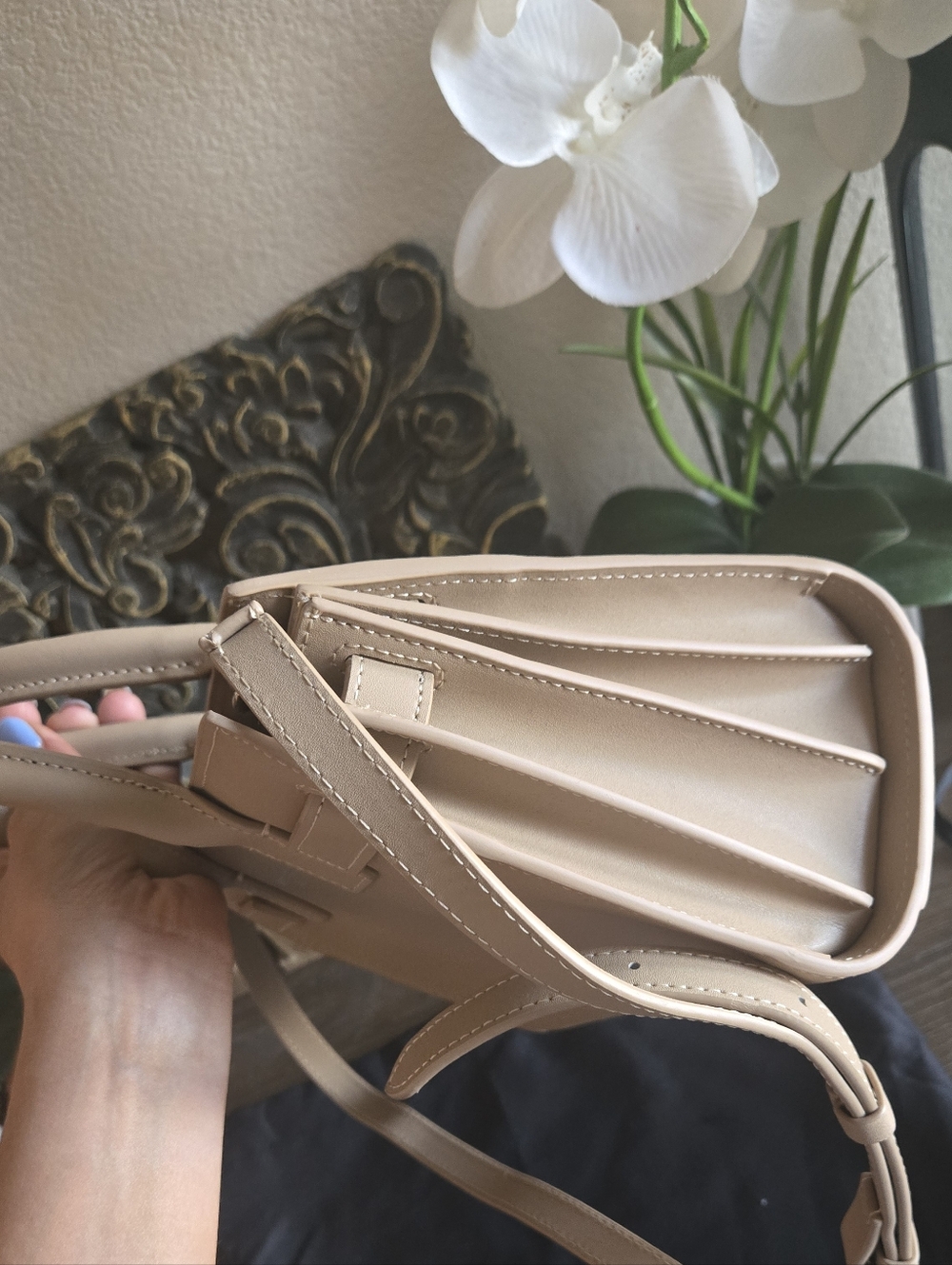 Beige Purse - Picture 5 of 7